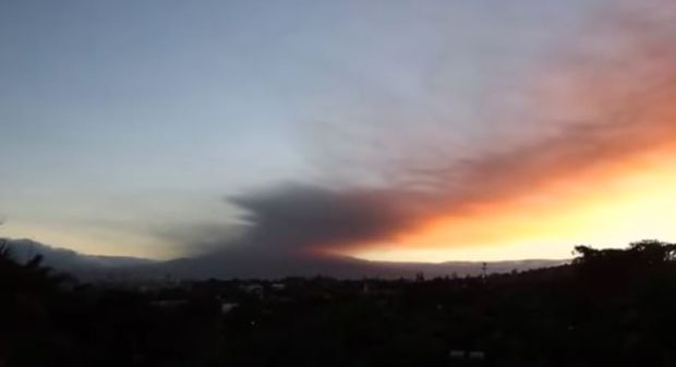 ВИДЕО: Ванредно стање у Костарики због ерупције вулкана